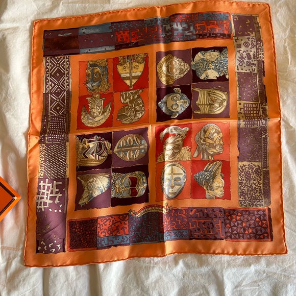 Hermes silk twill scarf with box - Picture 2 of 2